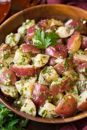 Herb Potato Salad, Salad Cobb, Yummy Potatoes, Potato Salad Recipe Easy, Potato Salad Recipe, Pasta Salads, Cooking Classy, Garlic Herb, Potatoe Salad Recipe