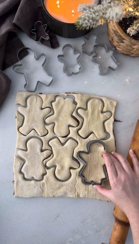 These Nutella Puff Pastry Gingerbread People are an easy sweet treat that’s perfect for Christmas brunch or dessert! Nutella Christmas Puff Pastry, Nutella Puff Pastry Gingerbread Men, Nutella Puff Pastry Recipes Christmas, Puff Pastry Gingerbread Man, Puff Pastry Nutella Gingerbread Men, Gingerbread Puff Pastry, Puff Pastry And Nutella, Puff Pastry Nutella Recipes, Nutella Pastries