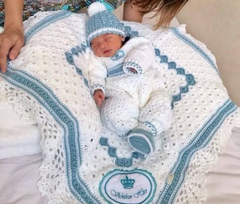 Crochet Baby Shawl, Crochet Baby Sweater Sets, Crochet With Me, Crochet Patterns Baby Boy, Crochet Baby Costumes, Poncho Outfit, Baby Afghan Crochet Patterns, Baby Boy Crochet Blanket, Crochet Baby Blanket Free Pattern