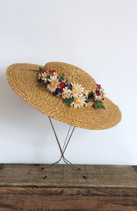 Chronically Vintage: Let's go on a vintage picnic 1940 Hats, Velvet Ribbon Bow, 1930s Hats, Crazy Hat, Straw Boater Hat, Mad Hat, Vintage Style Hat, Straw Boater, Millinery Flowers