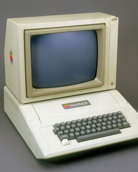 1977: Personal Computer- Apple II micro computer, 1977 70s Computer, 90s Tech, Cassette Futurism, Computer Apple, 80s Clothes, Phone Technology, Making Musical Instruments, Steel Architecture, Old Computer