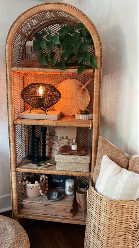 #rattan #wicker #coastalcowgirl #decor #plants #organic #boho #bohemian #coastal #vintage #thrifted #plants #bobdylan #vinyl #lelabo Arched Wicker Shelf, Wicker Shelf Styling, Arched Shelf, Boho Shelf, Vintage Shelves, Shelving Decor, Coastal Vintage, Wicker Shelf, Decor Plants