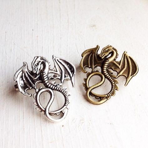 Wedding Bridal Party Gifts, Dragon Brooch, Game Of Thrones Jewelry, Nerd Wedding, Game Of Thrones Party, Dragon Party, Dragon Jewelry, Wedding Brooch, Steampunk Jewelry