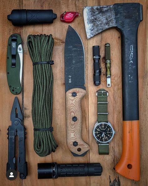 Bushcraft Kit, Camping Gear Survival, Bushcraft Skills, Bushcraft Gear, Bushcraft Camping, Survival Equipment, Urban Survival, Tactical Survival, Camping Tools