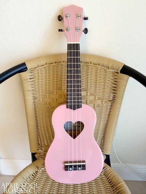 Arte Do Ukulele, Pink Ukulele, Hair Birthday, Ukulele Art, Pink Guitar, Guitar Posters, Soprano Ukulele, Guitar Obsession, April Fool