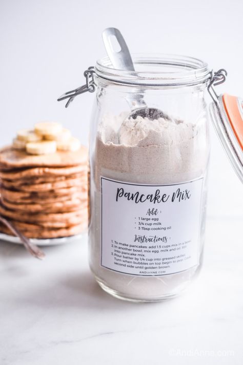 Homemade pancake mix will make breakfast time easier and faster! All dry ingredients are mixed together and stored in a jar for later. It's easily customizable for all your favorite pancakes including blueberry, banana, and chocolate chip! Comes with a beautiful free jar label download. #pancakemix #pantrystaples #pancakes #breakfast #mealprep Diy Pancake Mix, Easy Pancake Mix, Pancake Mix Recipe, Homemade Pancake Mix, Flavored Pancakes, Kid Foods, Kid Meals, Better Breakfast, Pancakes Breakfast