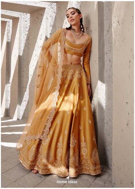 Mustard Lehenga, Chanderi Lehenga, Engagement Dress For Bride, Bridesmaid Outfits, Chic Prom Dresses, Yellow Lehenga, Outfit Primavera, Aari Embroidery, Outfit Mujer