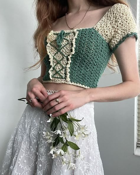 Crochet Shirt Inspiration, Valentines Crochet Outfit, Crochet Ball Gown, Ren Faire Crochet, Crotchet Outfits Aesthetic, Kawaii Crochet Clothes, Tops Crochet Pattern, Croche Aesthetic, Easy Crochet Dress