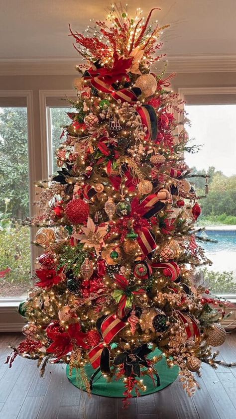 An inside look at the entire process and secrets for decorating a Christmas tree from a professional tree decorator! Decorate Christmas Tree Like A Pro, Silver Spray, Glitter Ribbon, Christmas 2015, Christmas Decorations For The Home, Floral Wire, Tree Decor, Tree Toppers, Poinsettia