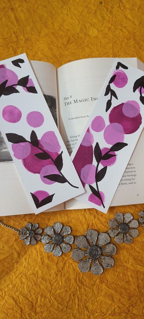 Boho bookmarks.. In love with these pastel colors . . #bohostyle #boho #bohodecor #bohoart #bohochic #bohovibes #bohocolors #bookstagram #bookmark #bookmarkpainting #colors #pastelpink #pastelcolor #pasteleria #ａｅｓｔｈｅｔｉｃ #aes #aesthetic_photos #showslove #lazysunday #lazyme #colors #reels_insta Pastel Bookmarks, Boho Bookmarks, Aes Aesthetic, Bookmarks Diy, Doodle Art Designs, Aesthetic Photos, Boho Art, Acrylic Paints, Doodle Art