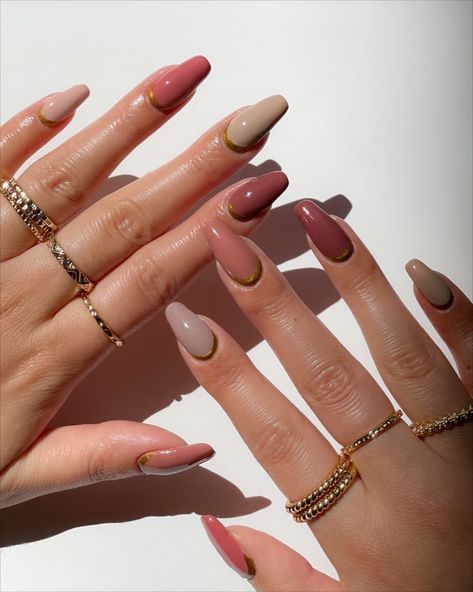 Trendy Brown Nails, Hawaii Nails, Fall Pedicure, Brown Nail Polish, Brown Nails Design, Pedicure Colors, Hello Nails, Nails Now, Lines On Nails