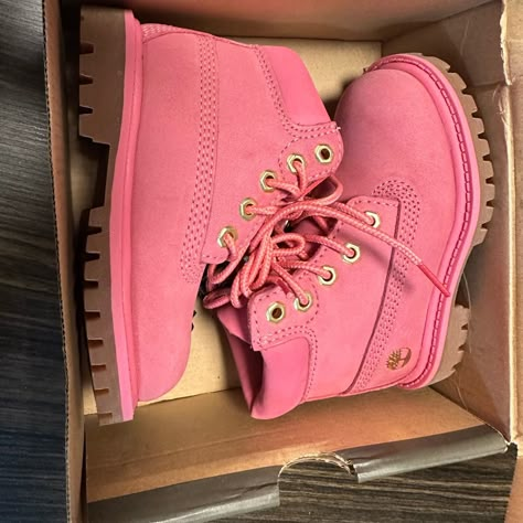 Toddlers Pink, Waterproof, Timberlands In The Size 6c Never Been Worn In Very Good Condition. Brand New. Pink Timbs Outfits, Pink Timberland Boots Outfit, Pink Timbs, Pink Timberland Boots, Shoes Sneakers Pink, Pink Timberlands, Toddler Timberlands, Nike Shoes Women Fashion, Timberland Boots Outfit