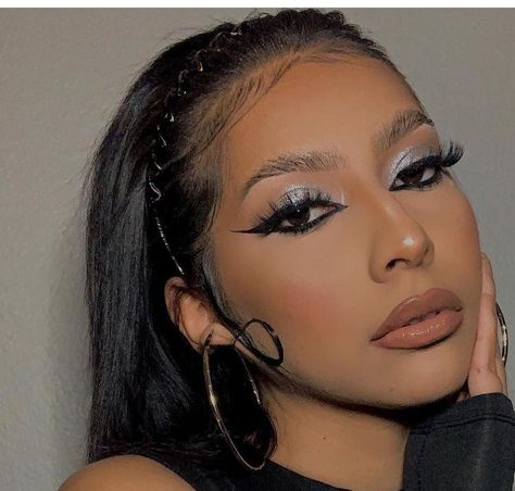 Concert Makeup, Pretty Eye Makeup, Rhinestone Makeup, Alt Makeup, Soft Glam Makeup, Eye Makeup Pictures, Dope Makeup, Black Makeup, Makeup Needs