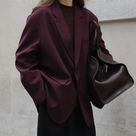 Annemiek Kessels on Instagram: "Burgundy" Burgundy Outfits For Women, Burgundy Blazer Outfit, Burgundy Clothes, Burgundy Outfits, Burgundy And Brown, Cold Fashion, Burgundy Bag, Burgundy Outfit, Burgundy Blazer