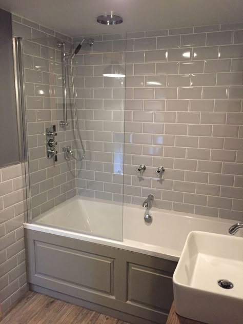 Small Bathroom Remodel Ideas With Tub Subway Tile, Hair Bone Tile, Gray Subway Tile Bathroom Ideas, Guest Bathroom Ideas New Build, Simple Ensuite Bathroom, Gray Tub Bathroom, Subway Tiles Bathroom Ideas, Shower Remodel With Bathtub, Bathroom Renovations With Bathtub