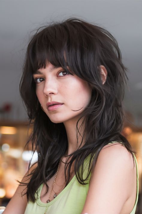 30 Trendy Wolf Cut Hair Ideas 2025: Short, Long, with Bangs & Perfect for Women Wolf Haircut Medium, Wolf Haircut With Bangs, Wolf Cut Black Women, Alt Bangs, Wolf Cut Bangs, Long With Bangs, Shaggy Wolf Cut, Asymmetrical Cut Hairstyles, Wolf Cut With Bangs