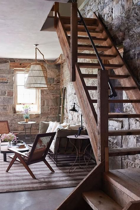 Open Staircase Ideas, Rough Hewn Wood, Rustic Stairs, Open Stairs, Barn House Design, Victorian Townhouse, Open Staircase, Glass Staircase, Modern Mountain Home