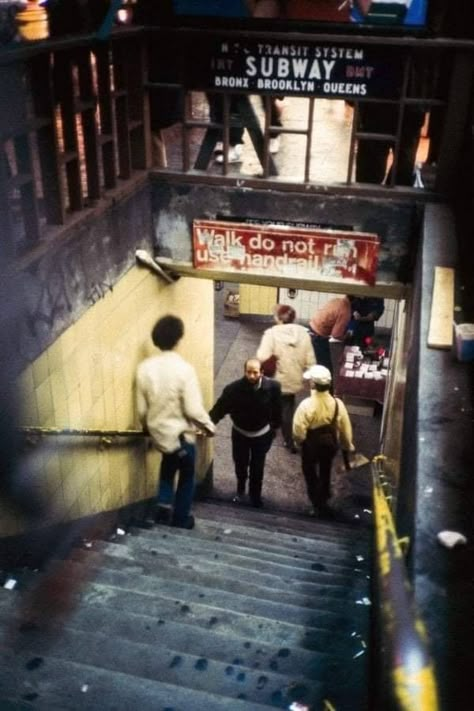 Times Square subway entrance, New York City, USA, 1982. 80s Nyc, Carlito's Way, Gangster Movies, Dog Day Afternoon, Fritz Lang, Actor Studio, New York Subway, Michelle Pfeiffer, Movie Director