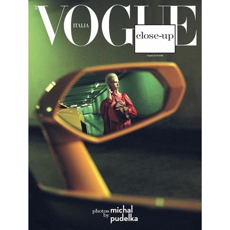 #tb #vogueitalia styled by @elisazaccanti Car Editorial, Classic Car Photoshoot, Prada Mens, Looks Pinterest, Vogue Covers, Fashion Photography Inspiration, Photoshoot Concept, Talent Agency, Vogue Italia