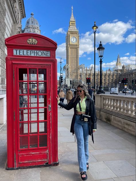 #outfits #london #ootd London Eye Outfit, London Aesthetic Outfits, London Ootd, London Fits, August Outfits, Photoshoot London, Travel Ootd, London Boy, London Dreams