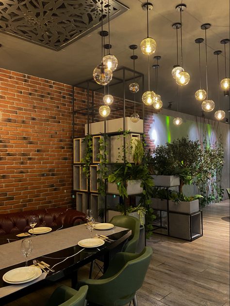 Sage Green Restaurant, Green Bakery Aesthetic, Cafe Design Aesthetic, Green Cafe Aesthetic, Restaurant Cafe Design, Nordic Cafe, Artisan Cafe, Vintage Coffee Shops, Greens Restaurant