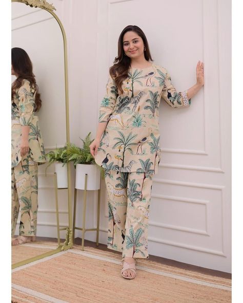 Launching Designer Co-Ords set in * Co-ords paired with Ankle length pant* giving perfect outfit and deliberate choice about your look..... Top and bottom fabric heavy cotton with beautiful digital print Size M-38 L-40 xl -42 XXL-44 Top Length - 31 Follow us @stylearrayfashion for the latest updates on affordable and stylish sarees! 💃🏽👗 #StyleArraySarees #AffordableRange #StyleArrayDeals #SareeLoveAffordable #OnlineSareeShopping #SareeFashionOnABudget #StyleArraySareeSale #AffordableI... Kurti Pattern, Co Ords Outfits, Slay The Day, Saree Sale, Kurti Patterns, Coord Set, Indian Dress, Stylish Sarees, Co Ords