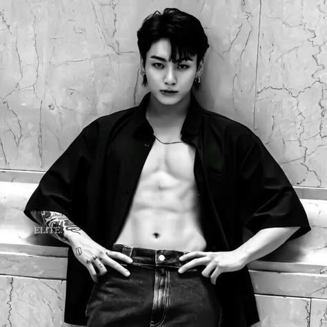 V 2013, Magnus Bane, Jungkook Dark, Boy Idols, Jungkook Abs, About Bts, Foto Jungkook, Shadowhunters, Bts Boys