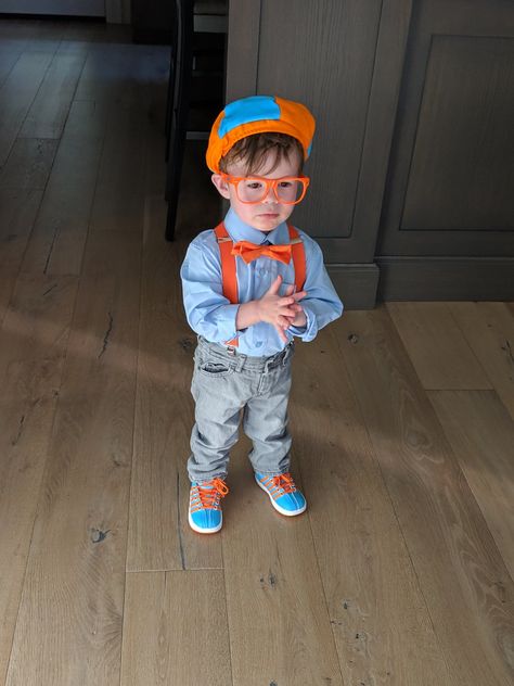 Blippi Halloween Costume Family, 2nd Birthday Blippi Theme, Blippi And Meekah Costume, Blippi Theme Party, Blippi Photoshoot Ideas, Blippi Second Birthday, Blippi 3rd Birthday Party For Boy, Blippi Theme Cake, Blippi 3rd Birthday Party