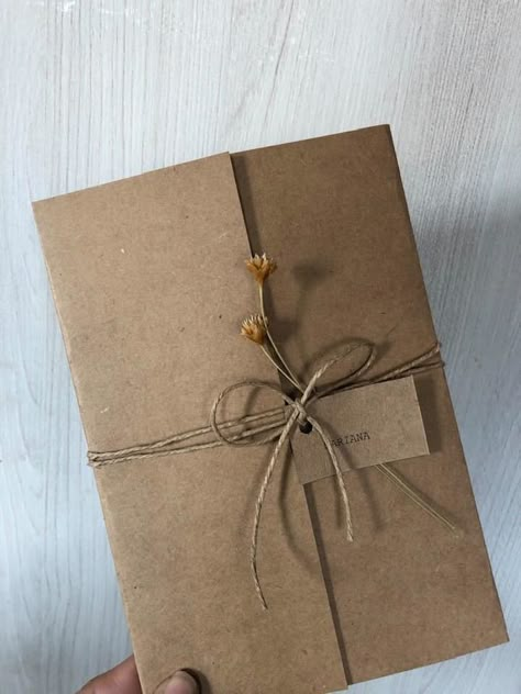 Brown Paper Invitations, Brown Paper Wedding Invitations, Rustic Invitation Wedding, Brown Paper Envelopes, Kraft Paper Invitations, Kraft Paper Art, Kraft Invitation, Kraft Paper Wedding, Creative Birthday Cards