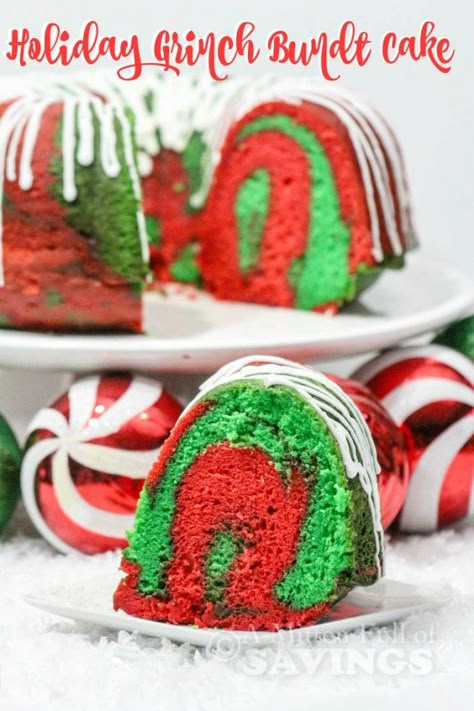 Holiday Bundt Cake idea: Holiday Grinch Bundt Cake This is a fun recipe that would make a great Christmas tradition to bake. My kids got a real kick out of it! Inspired by the Grinch movie, of course. Click through for the recipe... A Mitten Full of Savings Grinch Dinner Recipes, Christmas Bundt Cake, Grinch Cake, Grinch Crafts, Grinch Christmas Party, Grinch Party, Homemade Holiday, Christmas Party Food, Bundt Cakes Recipes