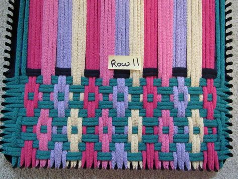 Weaving Shapes On A Loom, Weaving Twill Pattern, Loop Loom Patterns Pot Holders, Traditional Potholder Loom Patterns, 10” Potholder Loom Patterns, Pin Weaving, Weaving Book, Pin Loom, Potholder Loom