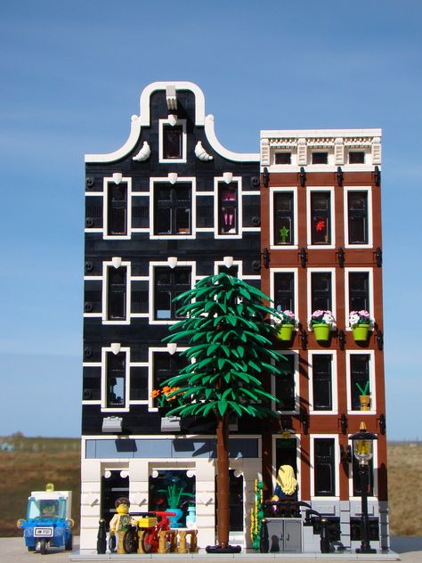 Lego Modular Buildings, Lego Village, Big Lego, Double Dutch, Lego Modular, Lego Construction, Family Apartment, Studio Apartments, Record Shop