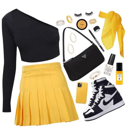 Yellow Tennis Skirt Outfit, Yellow Skirt Outfit Ideas, Netball Skirt, Tennis Skirt Outfit Summer, Yellow Tennis Skirt, Yellow Skirt Outfits, Black Top Outfit, Tennis Skirt Outfits, Prada Re Edition 2005