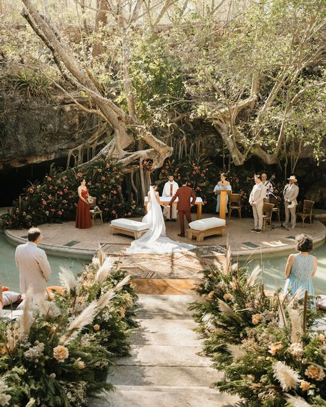 This Three-Day Wedding Affair in A Magical Hacienda In Mérida, Mexico Was An Absolute Dream! - Green Wedding Shoes Hacienda Wedding Decor, Oaxaca Wedding, Mexico Wedding Venue, Hacienda Wedding, Dominican Republic Wedding, Wedding Mexico, Destination Wedding Decor, Tulum Wedding, Beach Wedding Inspiration