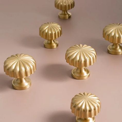 Dresser Drawer Pulls - Etsy Cool Dresser, Brass Kitchen Pulls, Cute Dresser, Drawer Knobs And Pulls, Cabinet Hardware Size, Unique Living Room Furniture, Gold Drawer Knobs, Brass Cabinet Knobs, Dresser Drawer Knobs