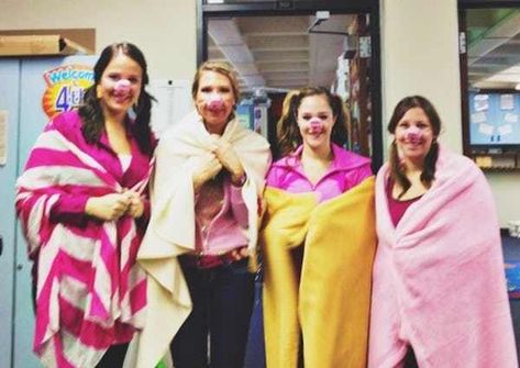 Punny Halloween Costumes | Halloween Costumes That Are Puns Pig In A Blanket Costume, Blanket Costume, School Halloween Costumes, Punny Costumes, Halloween Costumes Women Creative, Punny Halloween Costumes, Clever Costumes, Clever Halloween