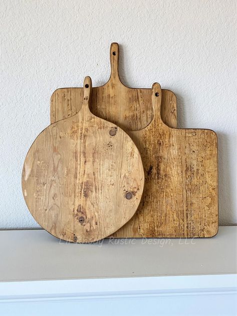 French Bread Board, Round Bread, Charcuterie Board Cheese, Bread Boards, French Farmhouse Style, Board Cheese, Bread Board, Charcuterie Boards, Farmhouse Kitchen Decor