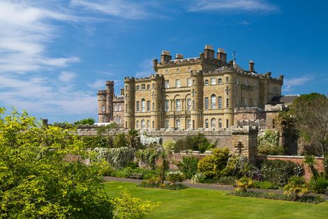 Outlander Tour, Culzean Castle, Vila Medieval, Stay In A Castle, Castle Pictures, Scotland Tours, Castle Mansion, Pine Lake, Scotland Castles