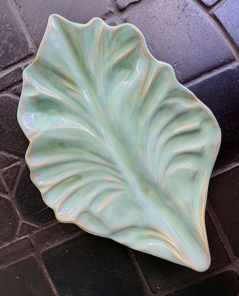 SPECTRUM HIGH FIRING GLAZES | Leaf platter 16" x 10.5" | Facebook Spectrum Glazes, Glaze Combinations, Glaze Combos, Ceramic Glaze, Glazes For Pottery, White Glaze, Pearl White, Glaze, Ceramics