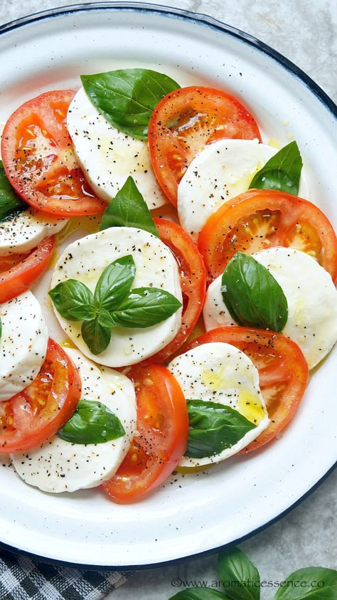 Caprese Salad | Italian Salad With Mozzarella, Tomatoes & Basil - Aromatic Essence Mozzarella Appetizers, Mozzarella Caprese, Tomato Caprese, Salad Art, Feel Good Foodie, Caprese Recipes, Caprese Salad Recipe, Caprese Pasta Salad, Caprese Pasta