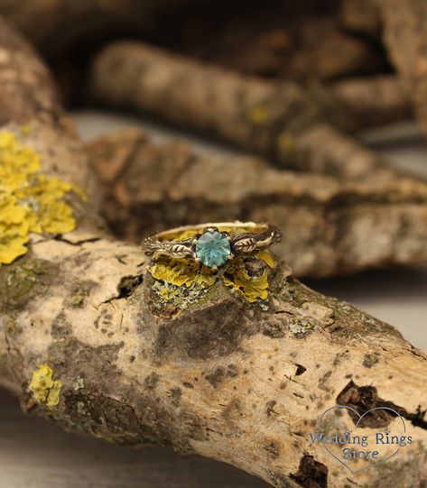 Leaf on the branch engagement ring by WeddingRingsStore. London blue topaz engagement ring, White gold branch ring, Tree bark and leaves ring, Womens nature ring #Engagementrings #Diamondring #jewellery #silverring London Blue Topaz Engagement Ring, White Gold Wedding Ring Set, London Blue Topaz Engagement Rings, Branch Engagement Ring, Ring Tree, Leaves Ring, Forest Engagement, Blue Topaz Engagement Ring, Green Gem