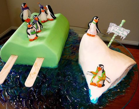 Lime 'popsicle' cake and lime fondant; sugar penguin toppers and popsicle sticks Popsicle Theme Cake, Popsicle Cake Design, 80s Breakdance, Popsicle Cake, Lorann Oils, Popsicle Party, The Penguins, Popsicle Sticks, Look Alike