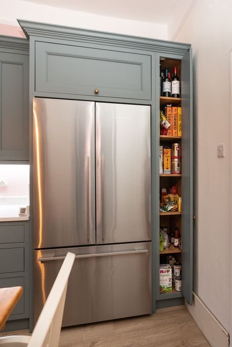 Traditional Style Kitchen 30 - West Hampstead - Handmade Kitchen Company by Nicholas Bridger West Hampstead, Fisher And Paykel, Traditional Style Kitchen, Dove Tail, Shaker Furniture, Kitchen Company, Bespoke Kitchen, Handmade Kitchen, Kitchen Gallery