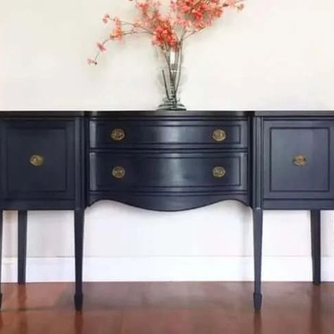 🎨🐝 MudPaint of the Week! 🐝🎨 Gorgeous colors, buttery finish, and a full line of brushes, finishes, and supplies. Shop online or in store. Charcoal - MudPaint Clay Furniture Paint https://honeybeevintagealton.com/products/copy-of-furniture-paint-smoke Charcoal is our darkest gray and is close to a black gray paint color. Darker than Stone and our Smoke, yet not as pure black as our Just Black, our Charcoal furniture paint color is a consistent top-selling MudPaint neutral. Are you looking ... Charcoal Furniture, Furniture Paint Color, Clay Furniture, Painted Furniture Colors, Gray Paint, Grey Paint Colors, Just Black, Furniture Paint, Pure Black