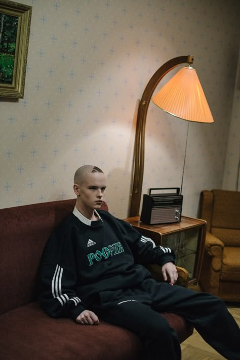 Soviet Fashion, Gosha Rubchinskiy, Shaved Head, Youth Culture, New Wall, Photography Inspo, Look Fashion, Art Direction, Photo Inspiration