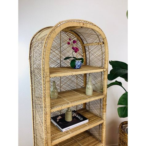 Bathroom shelf styling