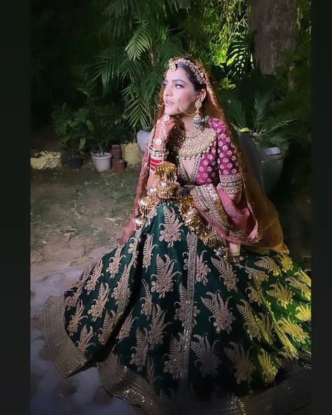 Fashion Blogger, Kritika Khurana Wore A Unique Contrasting Green And Red-Hued Lehenga For Wedding Green Red Bridal Lehenga, Kritika Khurana Wedding Lehenga, Kritika Khurana Wedding Outfits, That Boho Girl Kritika Khurana, Kritika Khurana Indian Outfits, Designer Bridal Lehenga Unique, Green Red Lehenga, Kritika Khurana Wedding, Green And Red Lehenga