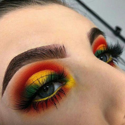 yellow red and green halo eye look Red Eye Makeup, Yellow Eyeshadow, Bright Makeup, Silicone Makeup, Colorful Eye Makeup, Green Eyeshadow, How To Apply Eyeliner, Eye Makeup Tips, Makeup Goals