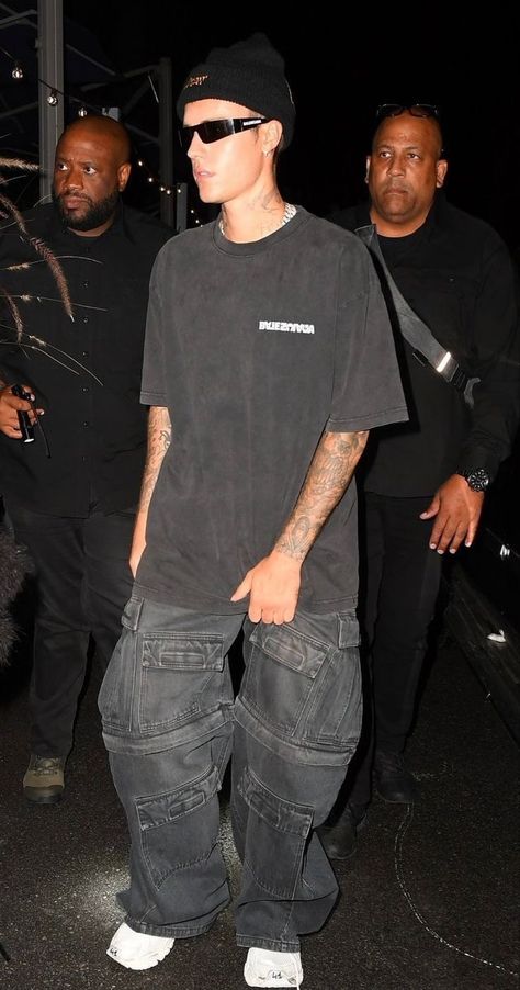 Balenciaga Menswear Street Styles, Justin Bieber Fashion, Balenciaga Street Style, Balenciaga Outfits, Man Street Style, Balenciaga Outfit, Justin Bieber Outfits, Justin Bieber Style, Man Outfit