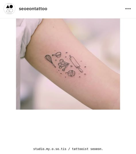 @seoeontattoo @studio.my.o.so.tis cooking/chef #tattoo Tiny Chef Tattoo, Matching Cooking Tattoos, Chef Hat Tattoo Ideas, Minimalist Baking Tattoo, Cute Baking Tattoos, Cute Chef Tattoo, Small Baking Tattoo, Baking Tattoos For Women, Minimalist Chef Tattoo